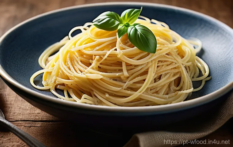 크림소스 파스타 맛집 - **Prompt 1: The Art of Creamy Pasta Perfection**
    "A close-up, high-angle shot of a beautifully p...